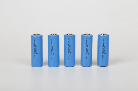 LiFePo4 IFR 26650 Batería recargable de iones de litio 3.2V 3300mAh para el sistema de energía solar